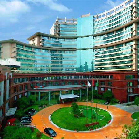 Jin Jiang Pine City Hotel Xangai Exterior foto